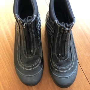 Clarks black leather waterproof duck booties, size 6.5